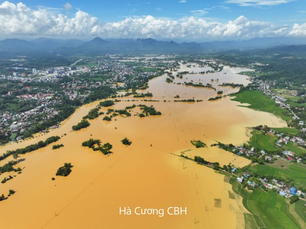 Cao Bằng vẫn chìm nghỉm trong trận lũ lịch sử Cao Bằng vẫn chìm nghỉm trong trận lũ lịch sử