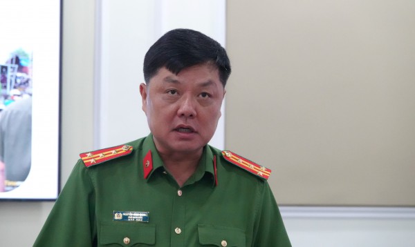 Cao điểm xử lý lấn chiếm vỉa hè: Công an TP.HCM phạt 408 bãi xe không phép Cao điểm xử lý lấn chiếm vỉa hè: Công an TP.HCM phạt 408 bãi xe không phép