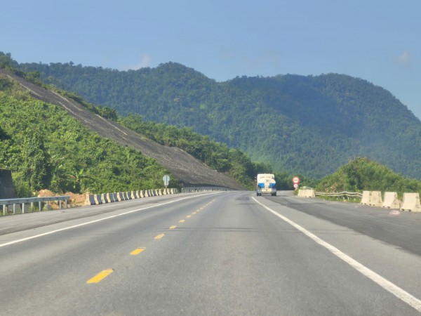 Cao tốc La Sơn - Hòa Liên tăng tốc độ tối đa lên 60 km/giờ từ hôm nay 1.4