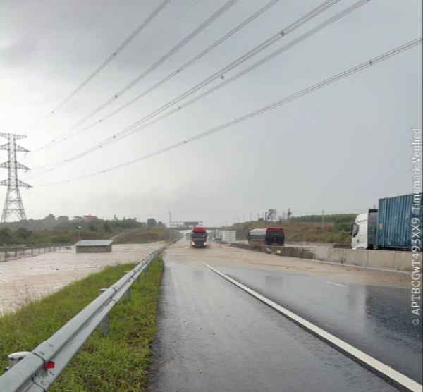 Cao tốc Phan Thiết - Dầu Giây bị ngập ở vị trí từng ngập 2 năm trước