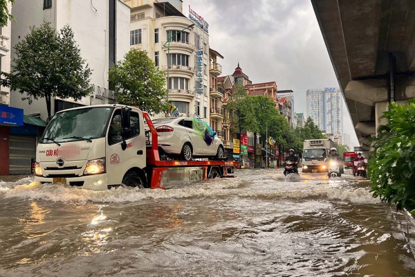 Cấp thiết giải quyết ngập lụt: Khi nào Hà Nội thoát cảnh   'sống chung với ngập'?