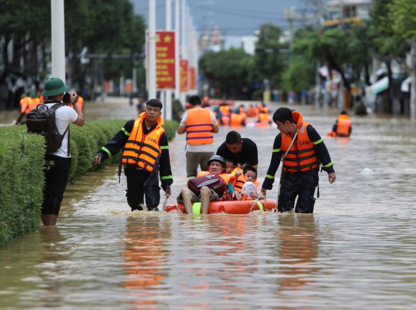 Cấp thiết giải quyết ngập lụt: Vì sao phố biển Nha Trang cứ mưa là ngập? Cấp thiết giải quyết ngập lụt: Vì sao phố biển Nha Trang cứ mưa là ngập?