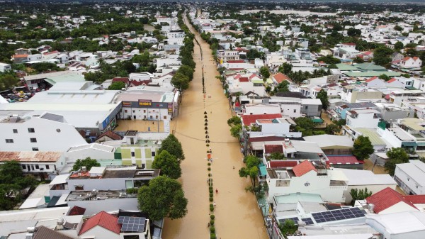 Cấp thiết giải quyết ngập lụt: Vì sao phố biển Nha Trang cứ mưa là ngập? Cấp thiết giải quyết ngập lụt: Vì sao phố biển Nha Trang cứ mưa là ngập?