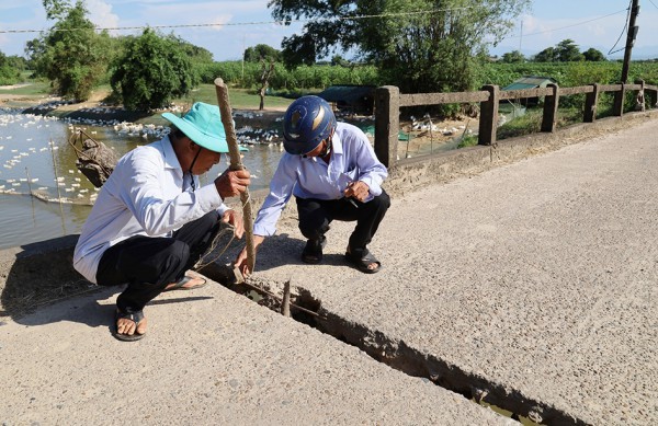 Cầu 41 năm tuổi chờ sập