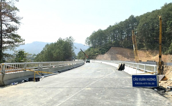 Cầu cạn đèo Mimosa Đà Lạt trước ngày thông xe