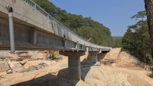 Cầu cạn đèo Mimosa Đà Lạt trước ngày thông xe