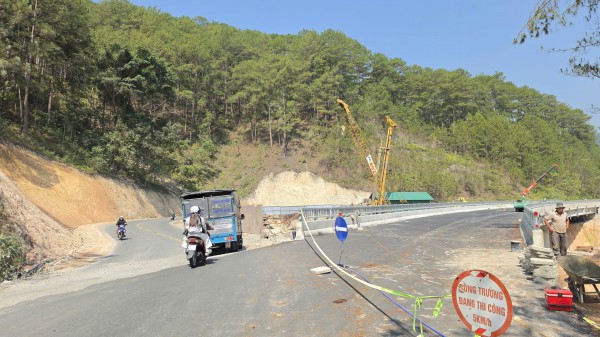Cầu cạn đèo Mimosa Đà Lạt trước ngày thông xe