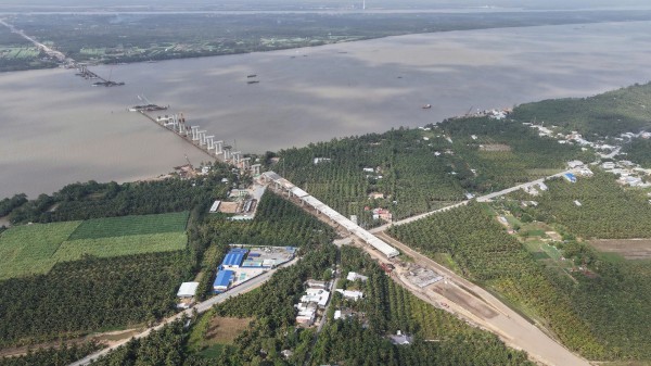 Cầu Đại Ngãi 2 được thông xe tạm và chính thức hoàn thành ngày 30.4