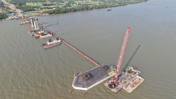 Cầu Đại Ngãi 2 được thông xe tạm và chính thức hoàn thành ngày 30.4