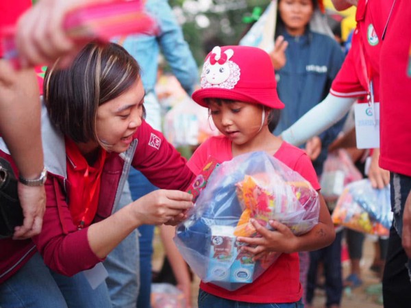 Câu lạc bộ Tia Sáng 13 năm gieo nụ cười nơi vùng sâu vùng xa Câu lạc bộ Tia Sáng 13 năm gieo nụ cười nơi vùng sâu vùng xa