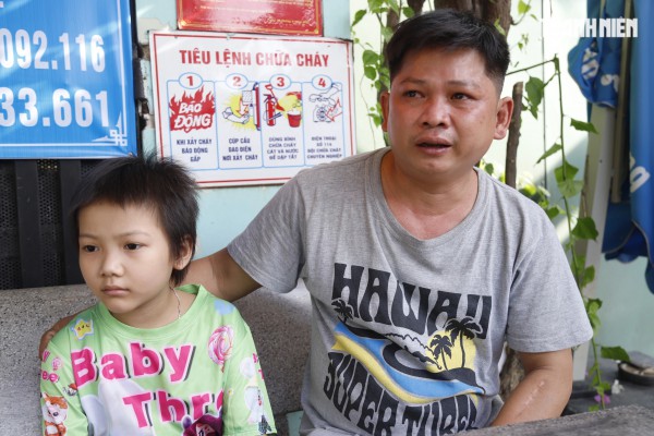 Cha chạy xe ôm 'còn 2 triệu đồng' cứu con ung thư: Được giúp 601 triệu đồng