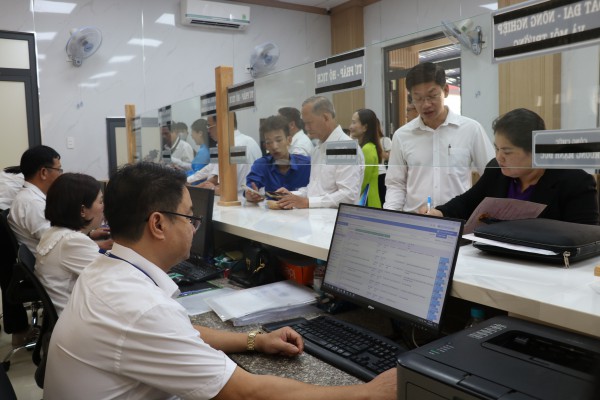 Chấn chỉnh yêu cầu nộp bản sao chứng thực khi giải quyết TTHC tại Đồng Nai Chấn chỉnh yêu cầu nộp bản sao chứng thực khi giải quyết TTHC tại Đồng Nai