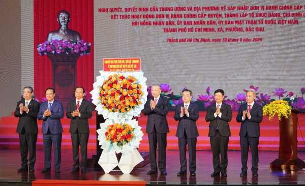 Chân dung lãnh đạo chủ chốt TP.HCM sau hợp nhất Chân dung lãnh đạo chủ chốt TP.HCM sau hợp nhất