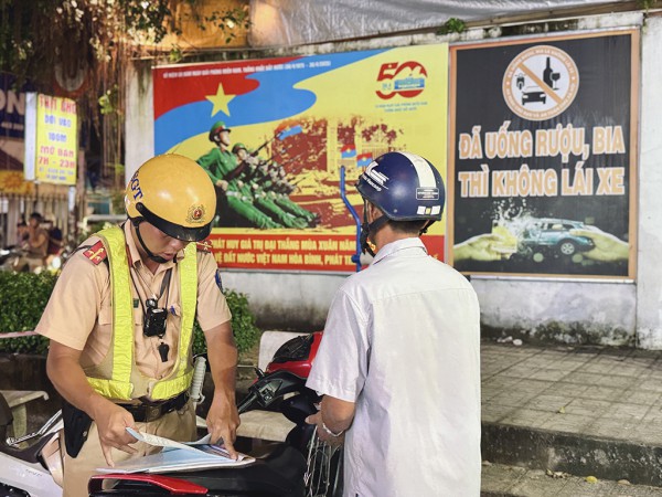 Chặn 'ma men' sau tay lái