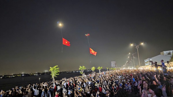 Chào tết dương lịch năm 2026, Đồng Nai bắn pháo hoa 15 phút ở cầu Hóa An Chào tết dương lịch năm 2026, Đồng Nai bắn pháo hoa 15 phút ở cầu Hóa An