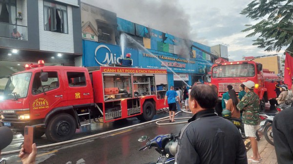 Cháy cửa hàng điện máy ở Đồng Nai, 2 mẹ con tử vong thương tâm Cháy cửa hàng điện máy ở Đồng Nai, 2 mẹ con tử vong thương tâm