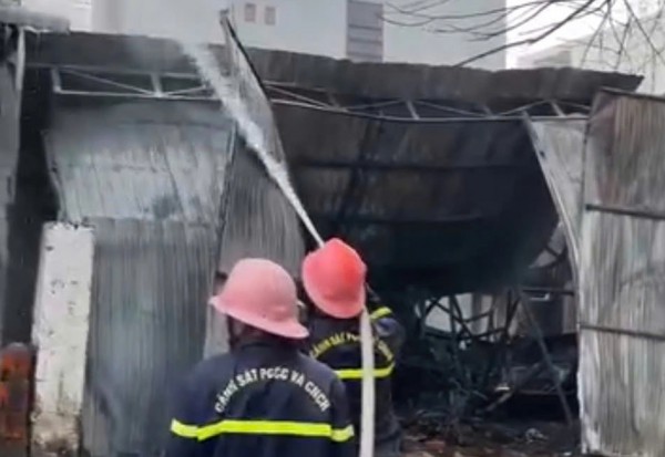 Cháy kho xe điện trò chơi trẻ em ở Gia Lai Cháy kho xe điện trò chơi trẻ em ở Gia Lai