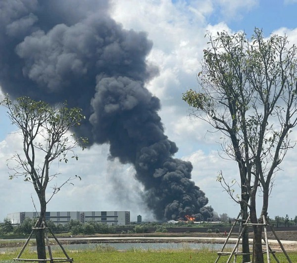 Cháy lớn tại công ty nhựa, phế liệu ở Củ Chi Cháy lớn tại công ty nhựa, phế liệu ở Củ Chi