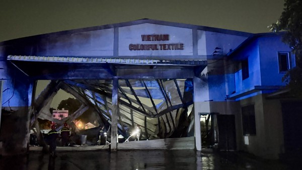 Cháy lớn tại công ty sản xuất sơn ở TP.HCM