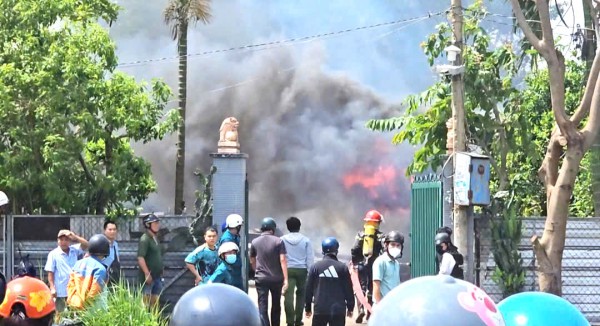 Cháy nhà vắng chủ, thiêu rụi tài sản Cháy nhà vắng chủ, thiêu rụi tài sản