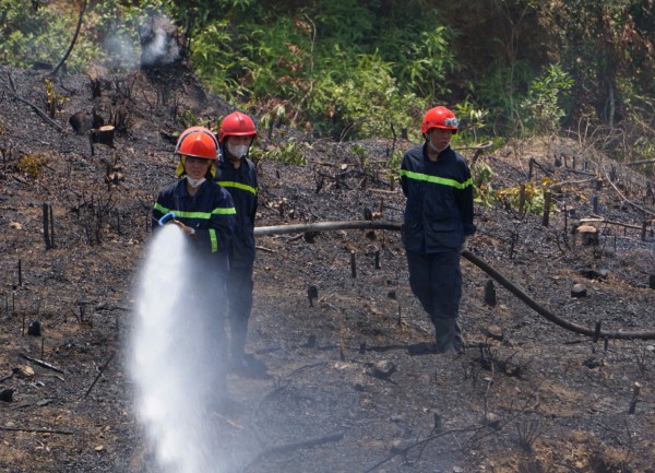 Cháy ở Nghĩa trang TP.Đà Nẵng Cháy ở Nghĩa trang TP.Đà Nẵng