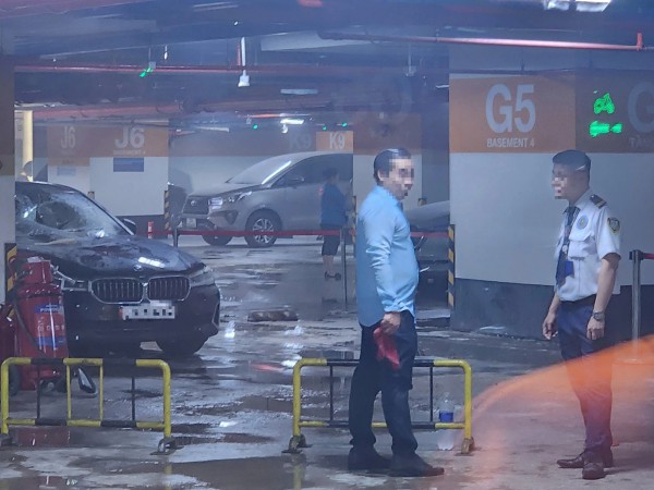 Cháy ô tô trong hầm giữ xe trung tâm thương mại Takashimaya ở TP.HCM Cháy ô tô trong hầm giữ xe trung tâm thương mại Takashimaya ở TP.HCM