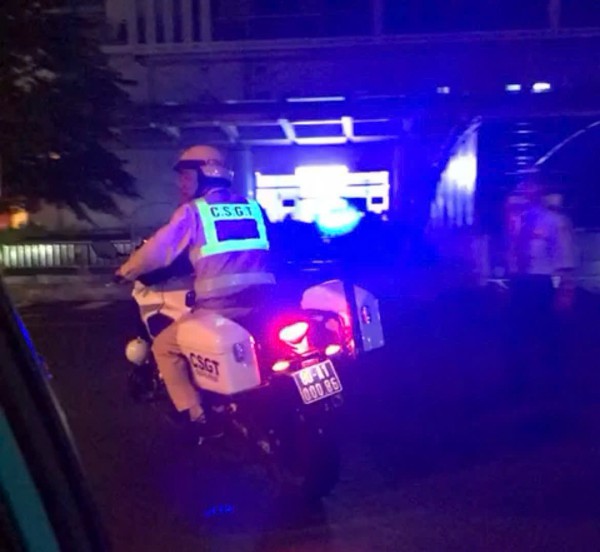 Chiến sĩ Cục CSGT dẫn đường taxi trên cao tốc, đưa bé trai đi cấp cứu