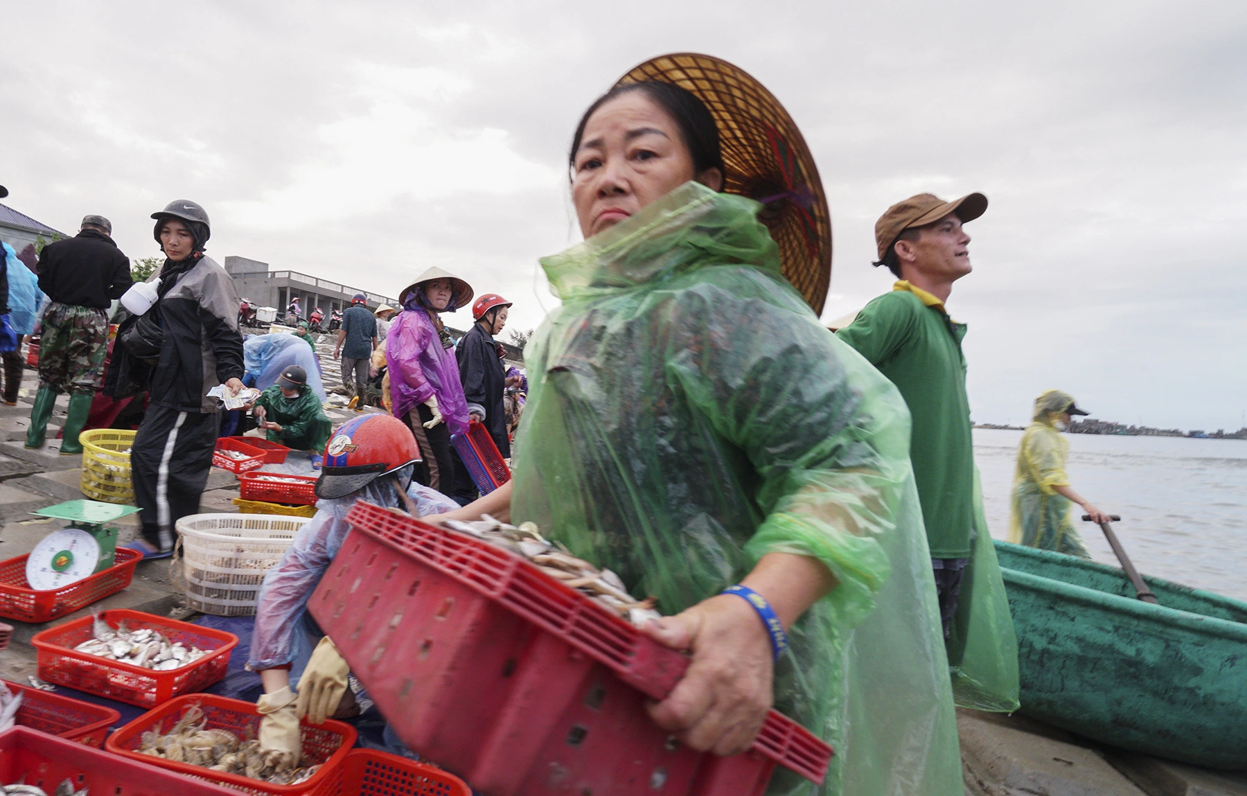 Chợ cá biển Thiên Cầm