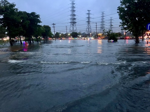 Chống ngập ở TP.HCM: Câu chuyện thủy triều và tiến sĩ Hoàng Ngọc Kỷ Chống ngập ở TP.HCM: Câu chuyện thủy triều và tiến sĩ Hoàng Ngọc Kỷ