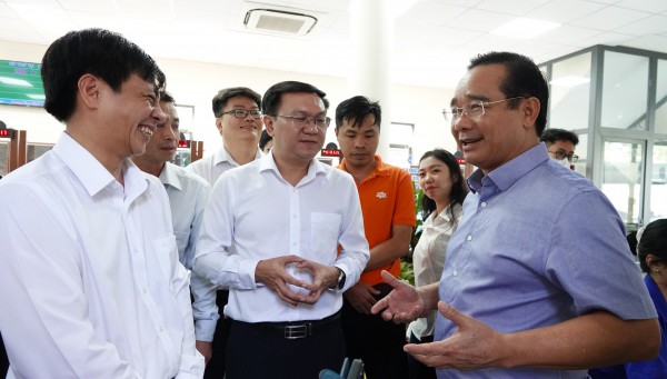 Chủ tịch TP.HCM khảo sát trung tâm hành chính công phường Bà Rịa Chủ tịch TP.HCM khảo sát trung tâm hành chính công phường Bà Rịa