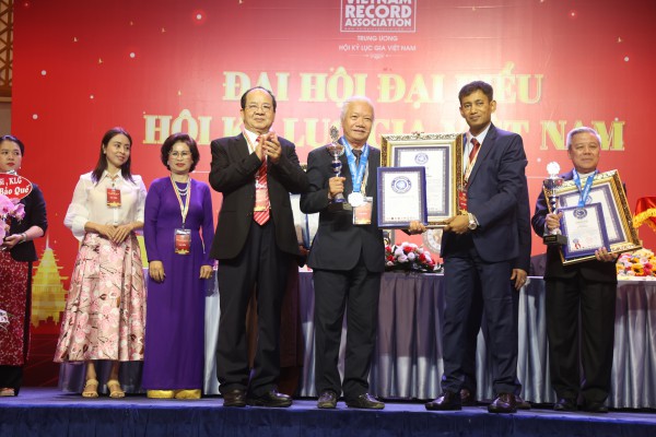 Chùa 1000 năm tuổi ở Hà Nội có kiến trúc độc đáo nhận kỷ lục thế giới Chùa 1000 năm tuổi ở Hà Nội có kiến trúc độc đáo nhận kỷ lục thế giới