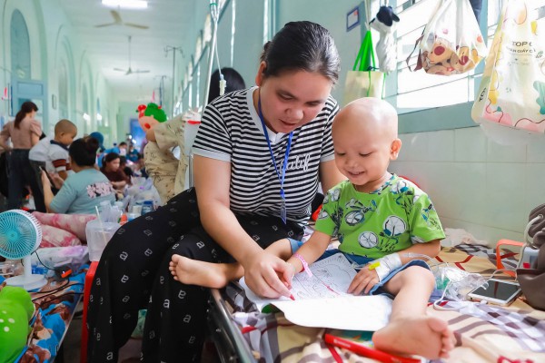 Con muốn sống: Bạn đọc Báo Thanh Niên giúp thêm 137 triệu đồng cho các bệnh nhi ung thư