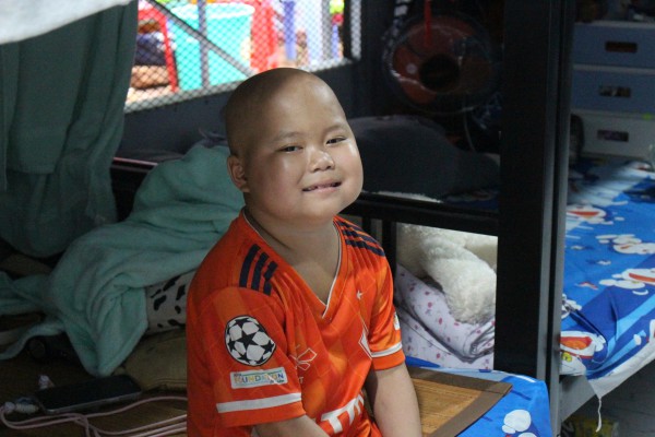 Con muốn sống: Người mẹ nghèo cầu cứu, 'sẽ bán nhà để cứu con ung thư' Con muốn sống: Người mẹ nghèo cầu cứu, 'sẽ bán nhà để cứu con ung thư'