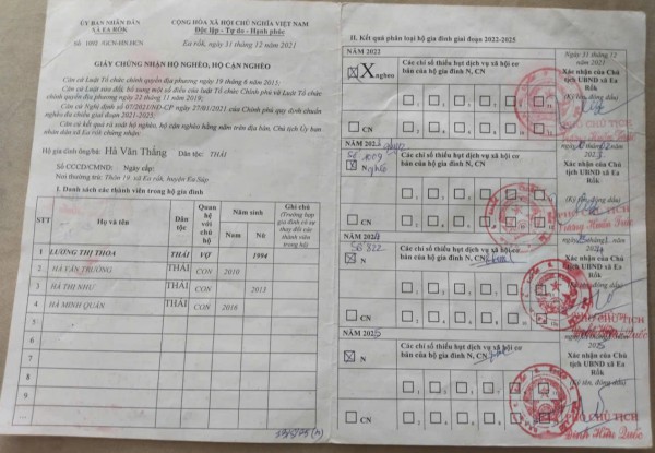 Con muốn sống: Người mẹ nghèo cầu cứu, 'sẽ bán nhà để cứu con ung thư' Con muốn sống: Người mẹ nghèo cầu cứu, 'sẽ bán nhà để cứu con ung thư'