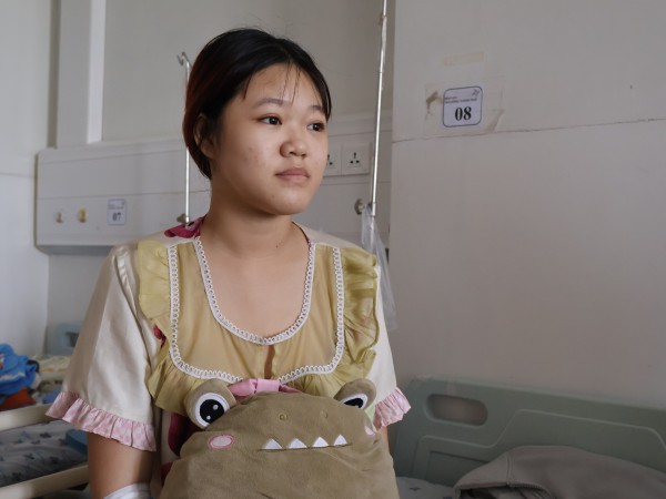 Con muốn sống: Người mẹ vét 2 triệu đồng liều cứu con suy thận giai đoạn cuối