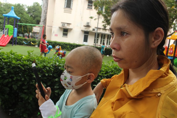 Con muốn sống: Vét 7 triệu đồng tiền cưới, người mẹ nghèo cứu con ung thư máu Con muốn sống: Vét 7 triệu đồng tiền cưới, người mẹ nghèo cứu con ung thư máu