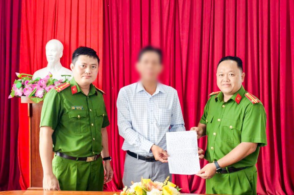 Công an Cần Thơ giúp người dân nhận lại gần 1 tỉ đồng chuyển nhầm