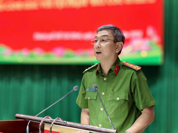 Công an TP.HCM lên tiếng thực hư ma túy trộn bánh kẹo bán trước cổng trường