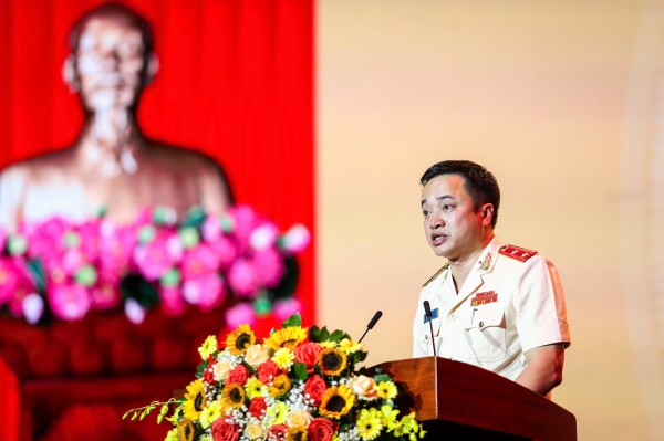 Công an TP.HCM luôn xung kích tuyến đầu bảo vệ bình yên cho nhân dân Công an TP.HCM luôn xung kích tuyến đầu bảo vệ bình yên cho nhân dân