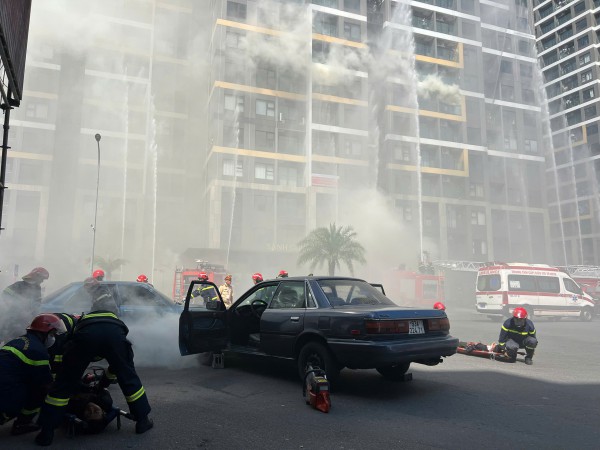 Công an TP.HCM tổ chức diễn tập cháy nổ quy mô lớn nhất năm