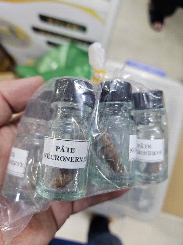 Công an TP.HCM triệt phá đường dây sản xuất, bán thạch tín dùng trong nha khoa Công an TP.HCM triệt phá đường dây sản xuất, bán thạch tín dùng trong nha khoa