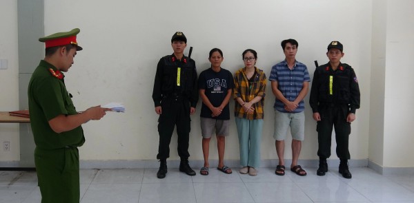 Công an TP.HCM triệt phá đường dây sản xuất, bán thạch tín dùng trong nha khoa Công an TP.HCM triệt phá đường dây sản xuất, bán thạch tín dùng trong nha khoa