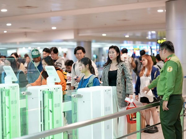 Công nghệ giảm ùn tắc tại sân bay Tân Sơn Nhất