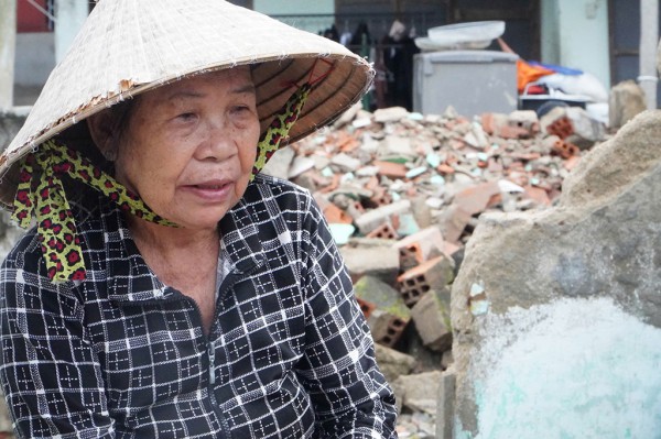 Cùng người dân vùng lũ dựng lại nhà kịp đón tết Cùng người dân vùng lũ dựng lại nhà kịp đón tết