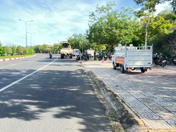 Cưỡng chế thu hồi đất công ở đồi cát bay Mũi Né Cưỡng chế thu hồi đất công ở đồi cát bay Mũi Né