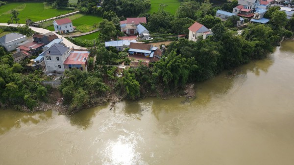 Dân Thái Nguyên nơm nớp lo sông Cầu 'nuốt' nhà