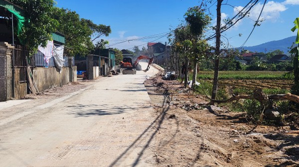 Dân 'té ngửa' vì cầu có thiết kế lạ tại Hà Tĩnh Dân 'té ngửa' vì cầu có thiết kế lạ tại Hà Tĩnh