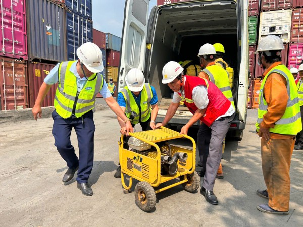 Diễn tập ứng phó sự cố tràn dầu trên sông Sài Gòn