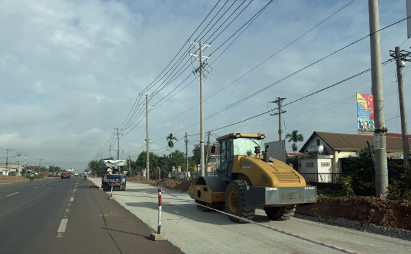 Dự án nâng cấp, mở rộng quốc lộ 14 'bất động' vì chờ di dời trụ điện Dự án nâng cấp, mở rộng quốc lộ 14 'bất động' vì chờ di dời trụ điện