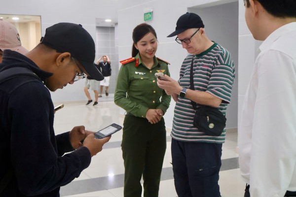 Gần 2.000 khách nước ngoài trải nghiệm 'nhập cảnh thông minh' ở sân bay Phú Quốc